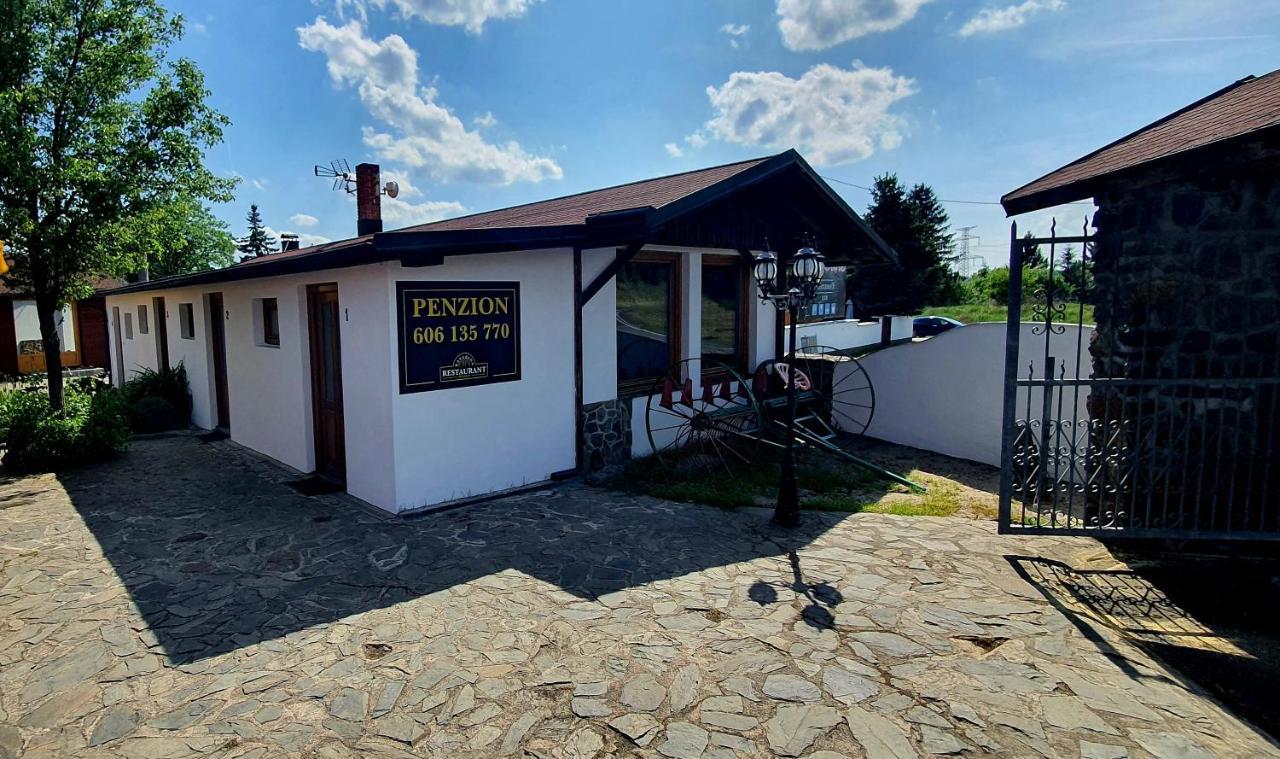 Katerina Restaurant A Penzion Rozvadov Ngoại thất bức ảnh